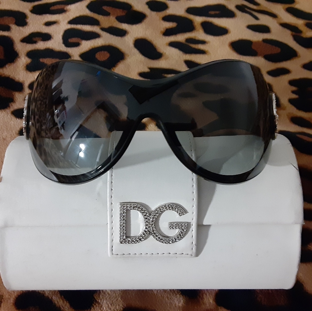 AUTHENTIC limited edition D&G Swarovski sunglasses